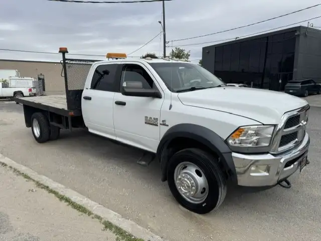 2013 Ram 5500 SLT 4WD 6.7L CUMMINS DIESEL-12' FLAT DECK-CREW CAB in Cars & Trucks in City of Toronto - Image 6