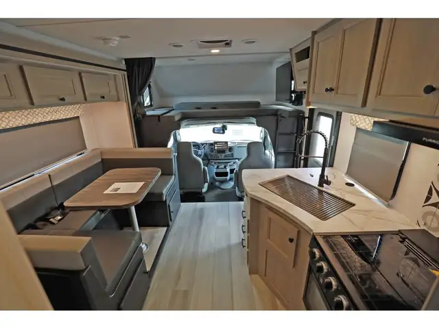 2026 Forest River Sunseeker 2500 Classe C VR / RV 3 Extensions . in RVs & Motorhomes in Laval / North Shore - Image 23