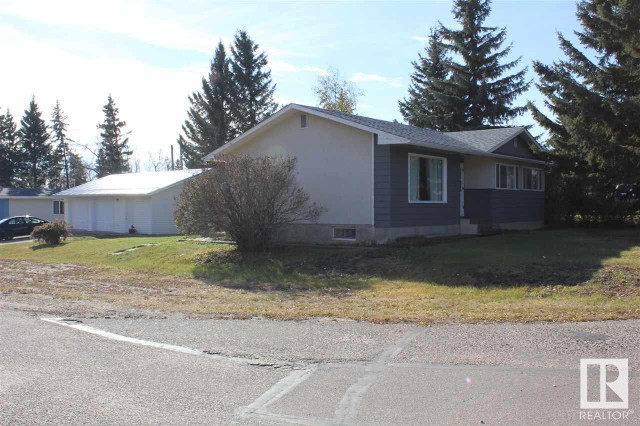 5301 Ravine DR Elk Point, Alberta in Houses for Sale in Strathcona County