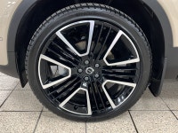 Tired of SUVs that promise modern tech but still have you fumbling with your phone at every red ligh... (image 8)