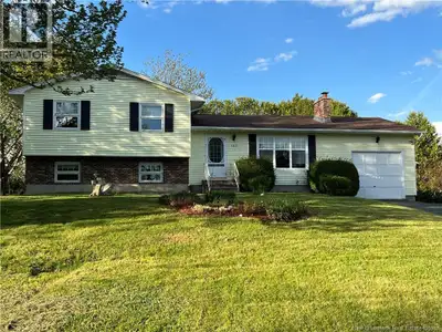 This charming 4-level split entry home, featuring a spacious layout and plenty of natural light. The...