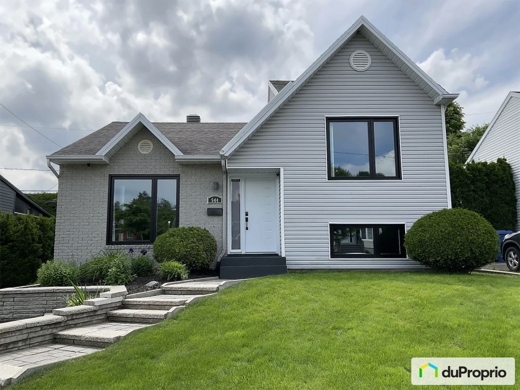 $499,990 - Split Level for sale in Beauport — photo 1