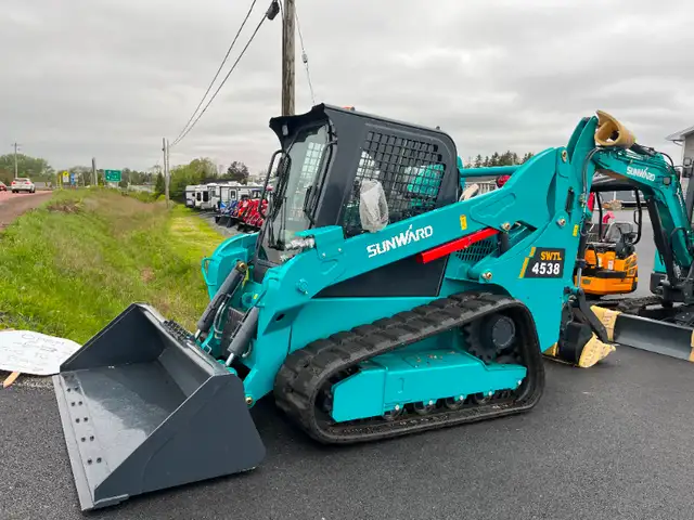 Sunward SWTL4538 Skid Steer in Heavy Equipment in Cape Breton - Image 2