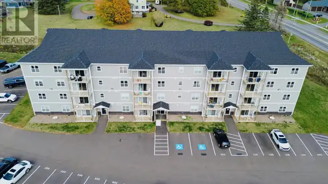 305 24 Gilbert Drive East Royalty, Prince Edward Island in Houses for Sale in Charlottetown - Image 6