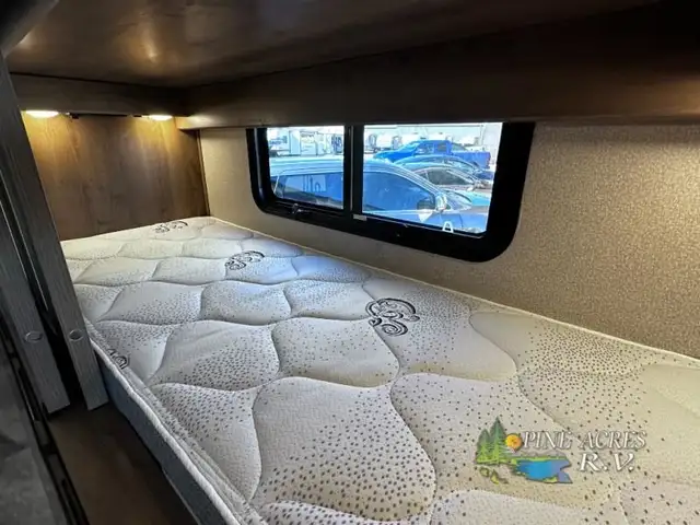 2021 Holiday Rambler Admiral 34J only 13 Milles in RVs & Motorhomes in Moncton - Image 41