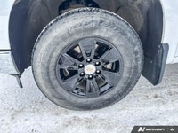 Experience robust power and smart efficiency in the 2025 Chevrolet Silverado 1500 LT Crew Cab Pickup... (image 8)