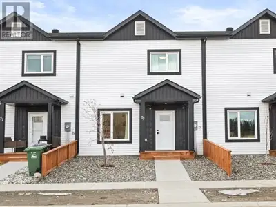 Modern style, smart layout, and zero condo fees--75 Tyrell is ready to impress! This well-built 3-be...