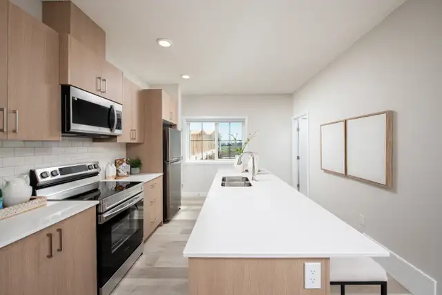 The Common at Chappelle - 3 Bedroom Townhome House for Rent in Long Term Rentals in Edmonton - Image 15