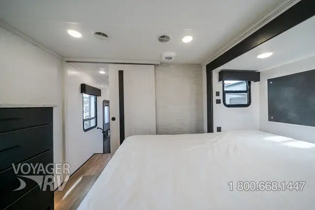 2023 Heartland Bighorn 3215RL in Travel Trailers & Campers in Kelowna - Image 26