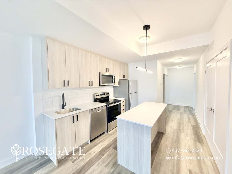 Modern Apartment with Private Balcony & In-Unit Laundry – Pet Fr 2