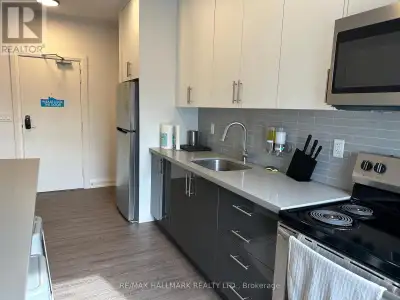 This beautifully renovated two-bedroom apartment at 595 St. Clair Avenue West offers modern comfort...