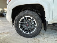 Turbocharged,Keyless Entry,Traction Control,Lane Departure Warning,Power Door Locks,Requires Subscri... (image 4)