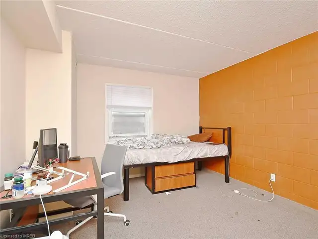 Male Student Housing in Waterloo - Students Only in Long Term Rentals in Kitchener / Waterloo - Image 9