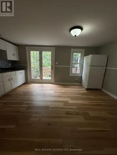 Newly renovated 2-bedroom, 1-bath home for rent, located just 5 minutes from Tillsonburg. This cozy...