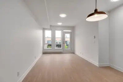 Appartement neuf à louer Plateau-Mont-Royal 2cc, View more