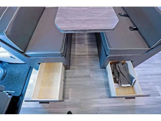 2024 Forest River Sunseeker 3250 2 extension 2024 + lit superpos in RVs & Motorhomes in Laval / North Shore - Image 10