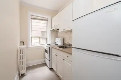 Akelius one bedroom apartment for rent. Located near Roncesvalles Ave and The Queensway in the Ronce...