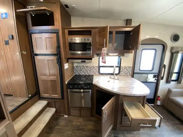2017 Forest River RV Wildcat Maxx 242RLX in Travel Trailers & Campers in Abbotsford - Image 23
