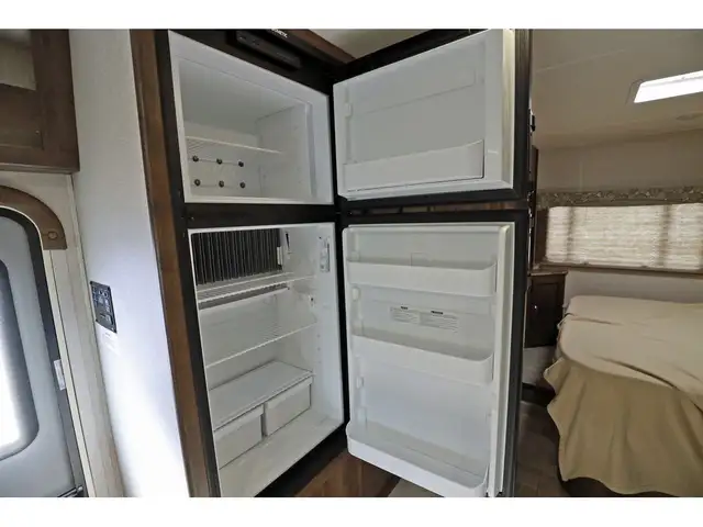 2020 Coachmen Freelander 26DS 1 extension Classe C 27 pieds in RVs & Motorhomes in Laval / North Shore - Image 12