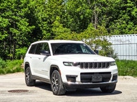 Heated Seats / Steering Wheel - Powerful 3.6L V6 engine with 4x4 capability - Advanced navigation an... (image 2)