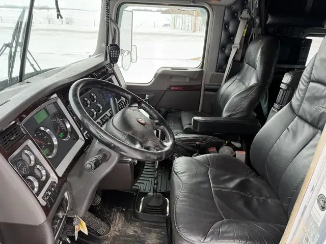 2018 KENWORTH T800 in Heavy Trucks in Kamloops - Image 16