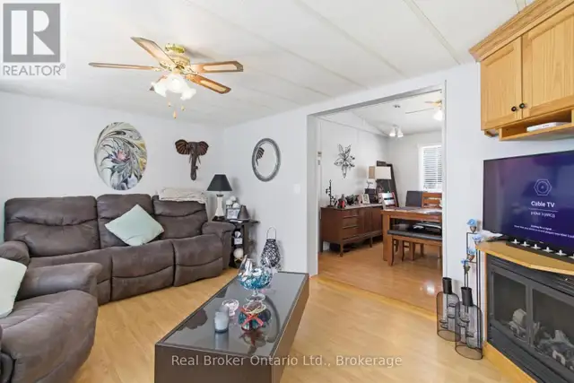 428 PINE PASS Centre Wellington, Ontario in Houses for Sale in Oakville / Halton Region - Image 13