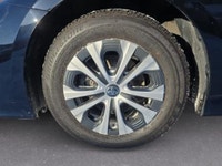 LUXURY TRIM, ECONOMICAL, RELIABLE Save on fuel without sacrificing comfort or reliability in this 20... (image 9)