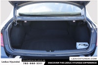 2021 Hyundai Sonata Preferred Experience the Hyundai Sonata Preferred with only 64205 km on the odom... (image 5)