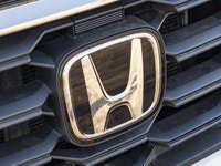 This Honda is a spacious and reliable SUV that delivers comfort, performance, and everyday versatili... (image 9)