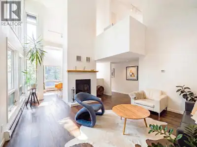 Not all Squamish homes are created equal. This one is an experience. Nestled among the trees in Gari...