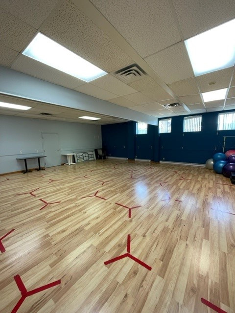 Local à louer à St-hubert, idéal pour école de danse/yoga in Commercial & Office Space for Rent in Longueuil / South Shore - Image 3