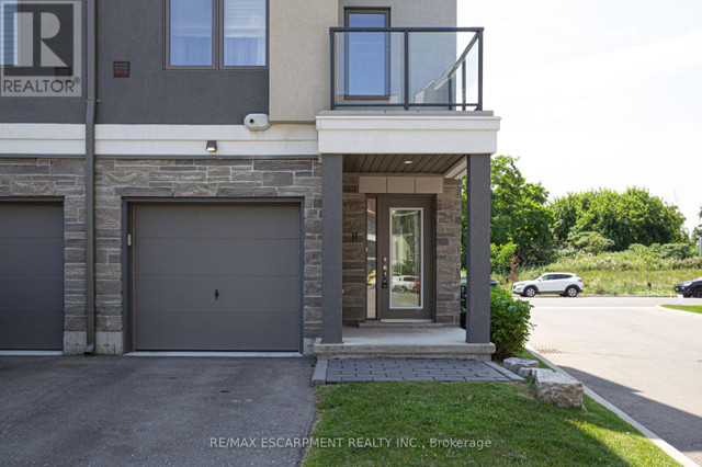 #TH#11 -115 SHOREVIEW PL Hamilton, Ontario in Houses for Sale in Hamilton - Image 4