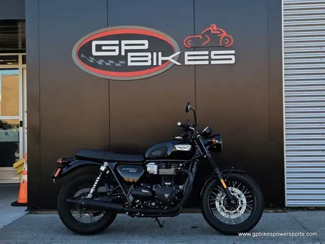2017 Triumph Bonneville T100 Black Jet Black in Street, Cruisers & Choppers in Oshawa / Durham Region - Image 3