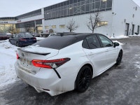 PRIX ET QUALITÉ IMBATTABLE venez découvrir notre TOYOTA CAMRY 2022 XSE + HYBRIDE + INTERIEUR CUIR RO... (image 2)