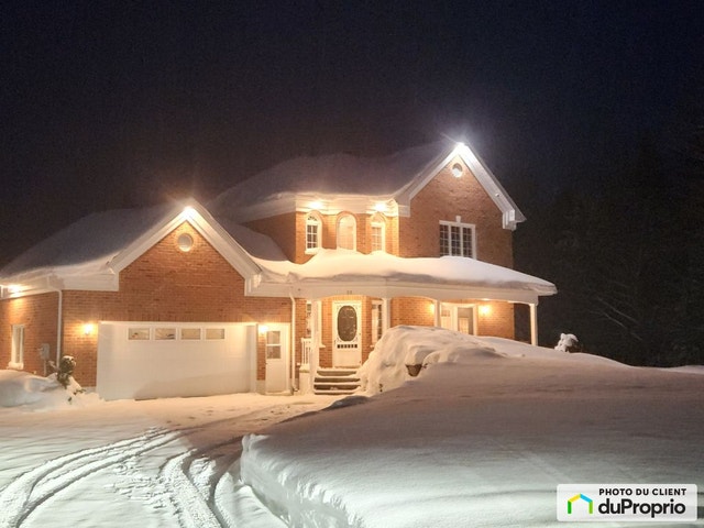 $530,000 - 3 Storey for sale in La Patrie — photo 2