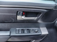 2023 Toyota Tundra SR5 Double Cab 4x4 – 3.5L Twin-Turbo V6 – Only 64,513 km – Powerful Work Truck in... (image 8)