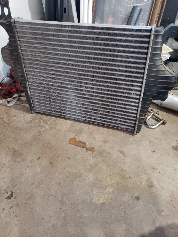 Ford F250 intercooler in Engine & Engine Parts in Hamilton - Image 3