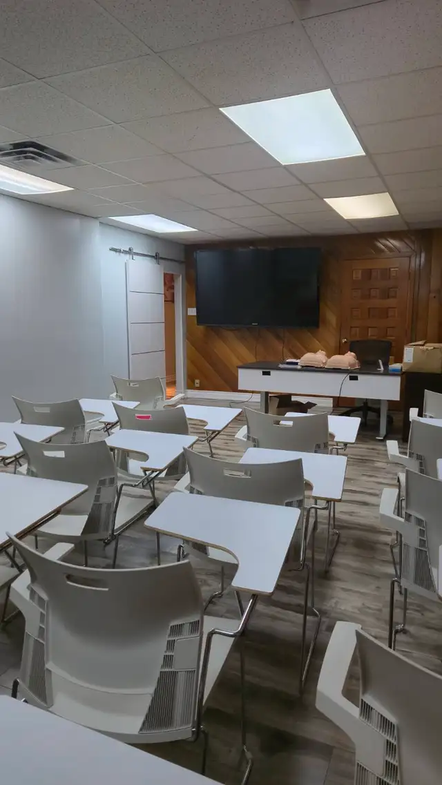 Commercial Lease in Commercial & Office Space for Rent in Mississauga / Peel Region - Image 11