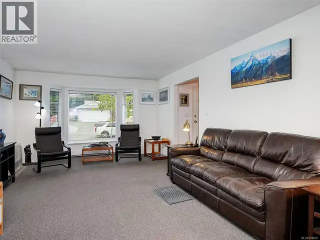 2369 Robertson St Shawnigan Lake, British Columbia in Houses for Sale in Victoria - Image 4