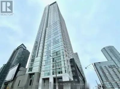 Bright 838Sqf 2Br Corner Condo, Large 100Sqf Balcony W/ Cn Tower View From Side. Open Concept Kitche...