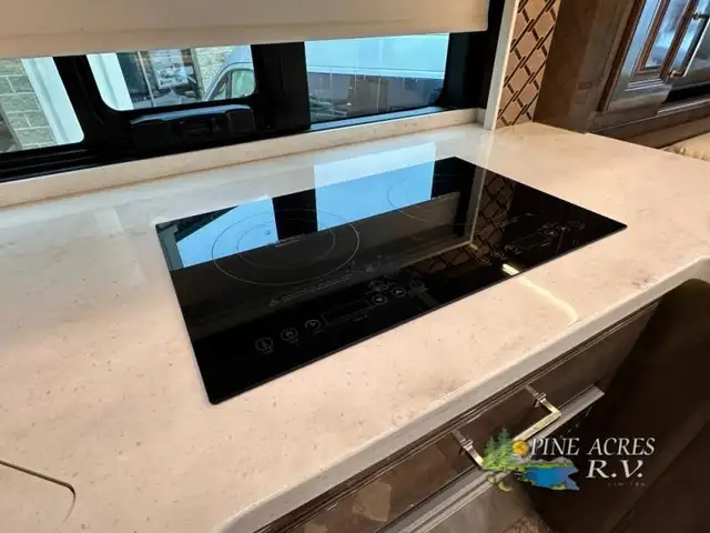 2021 Entegra Coach Anthem 44F only 35K Miles in RVs & Motorhomes in Moncton - Image 28