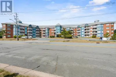 Beautiful 3-Bedroom + Den Condo Wheelchair Adapted! This rare and spacious condo is thoughtfully des...