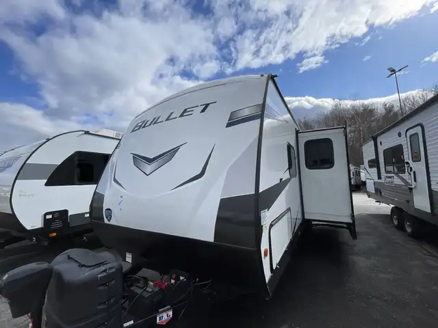 2021 KEYSTONE RV BULLET 261RBS (FINANCING AVAILABLE) in Travel Trailers & Campers in Kelowna - Image 4