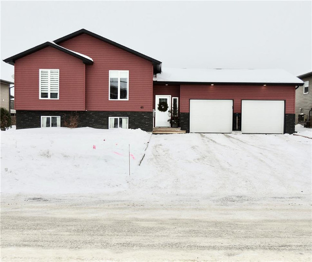 41 DES PIGNON RUE Street La Broquerie, Manitoba Houses for Sale