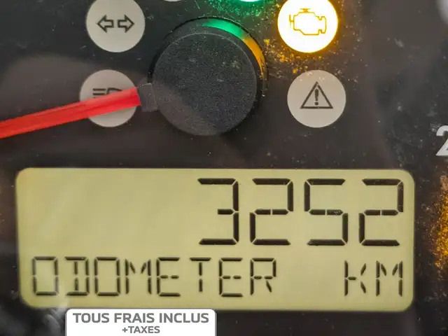 2019 MOTO GUZZI V7 III Stone in Sport Bikes in Laval / North Shore - Image 8