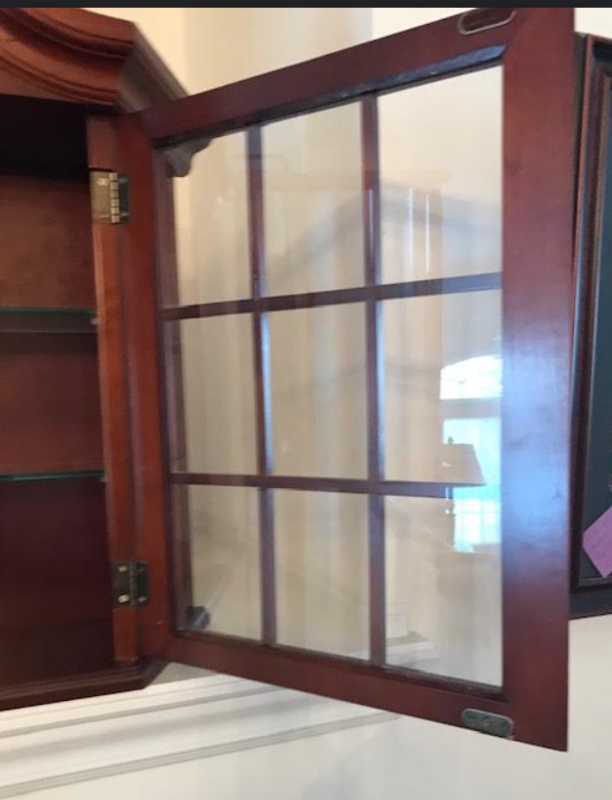 Vintage Bombay Co Wall Curio Cabinet with 2 Glass shelves in Bookcases & Shelving Units in City of Toronto - Image 7