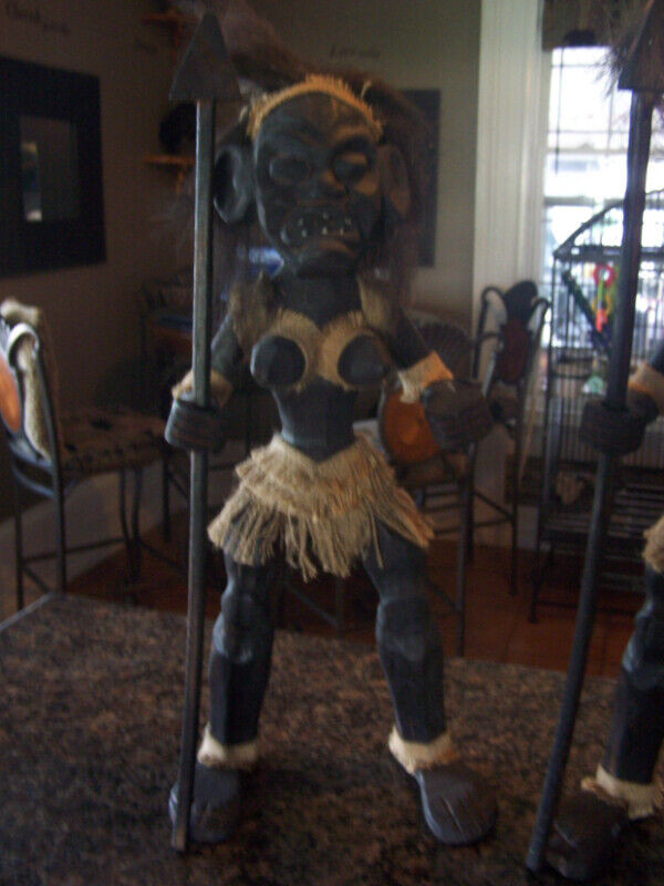 Vintage/Antique Carved Ebony African Warrior Male & Female in Arts & Collectibles in Hamilton - Image 4