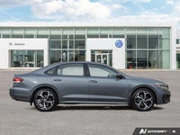 * Premium Audio: Fender Premium Audio system with 8 speakers and a subwoofer. * Infotainment: 6.33-i... (image 5)