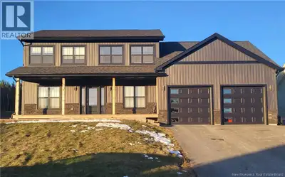 Welcome to 20 Fieldstone Drive in the conveniently located Fieldstone Estates Subdivision within fiv...