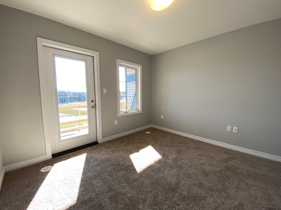 2 Bedroom End-Unit Townhome in Huron Park! 2